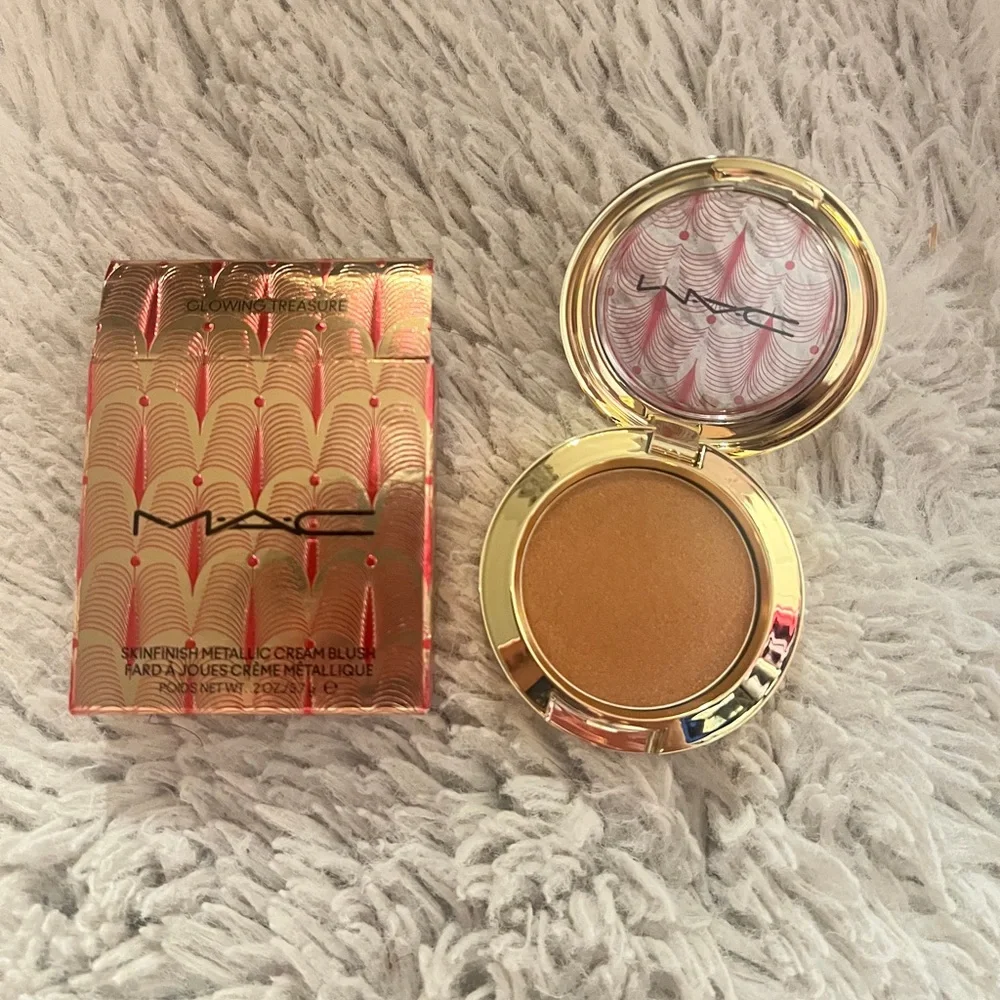 MAC Skinfinish Metallic Cream Blush “Glowing Treasure”